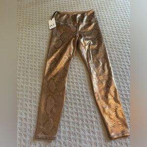 Never worn ivl leggings